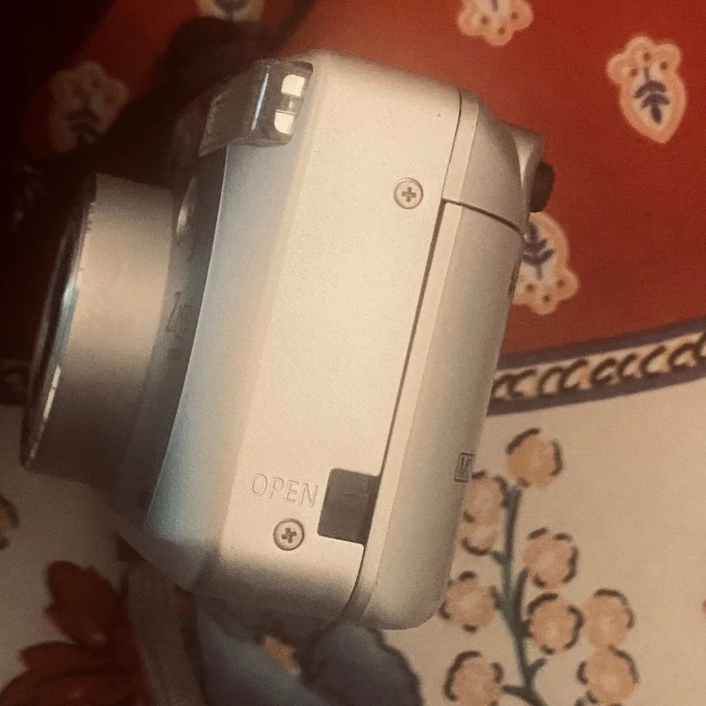 Canon I Y2K I Sure Shot Z155 35mm Lens-Shutter Camera & Case